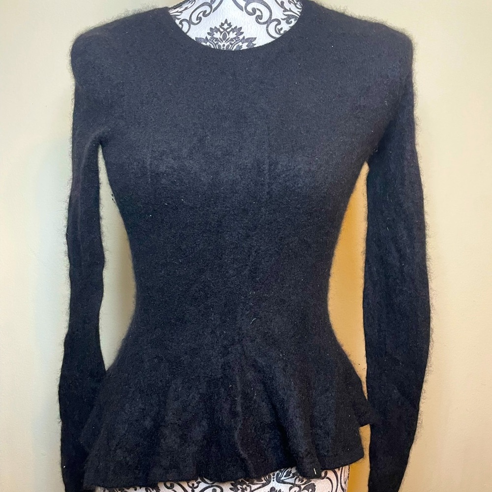 Peplum Antonio Melani 100% cashmere sweater